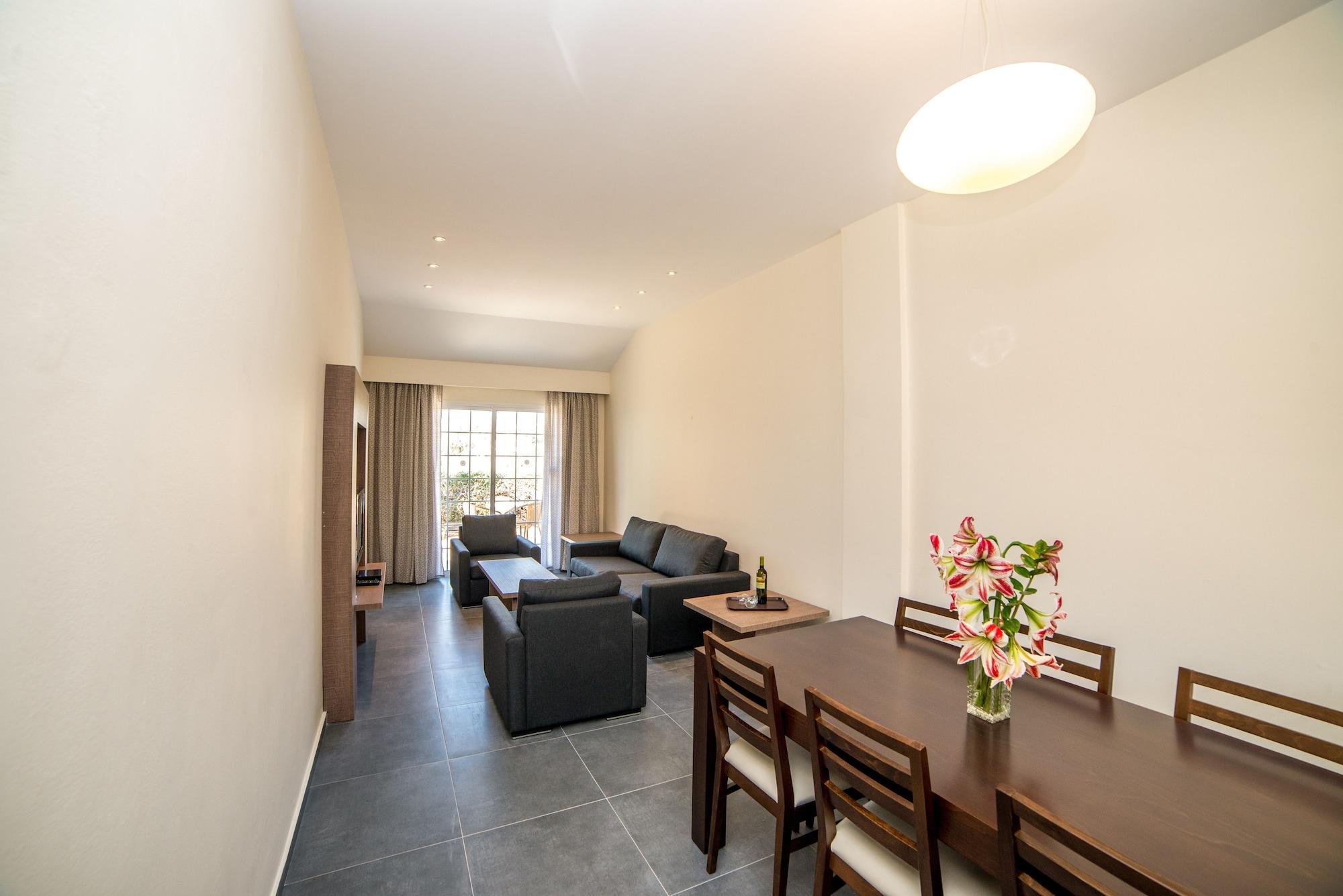 Helios 2 Apartment Paphos Exterior photo