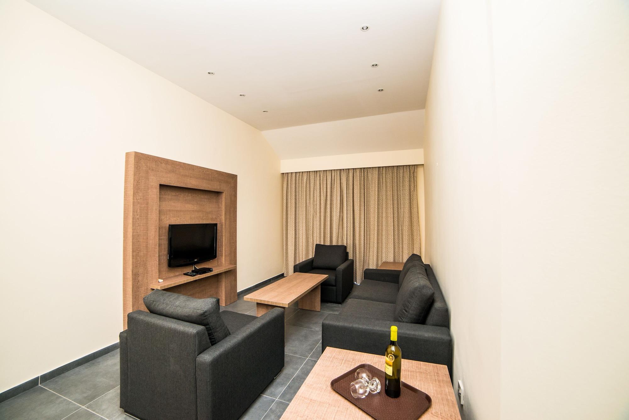 Helios 2 Apartment Paphos Exterior photo