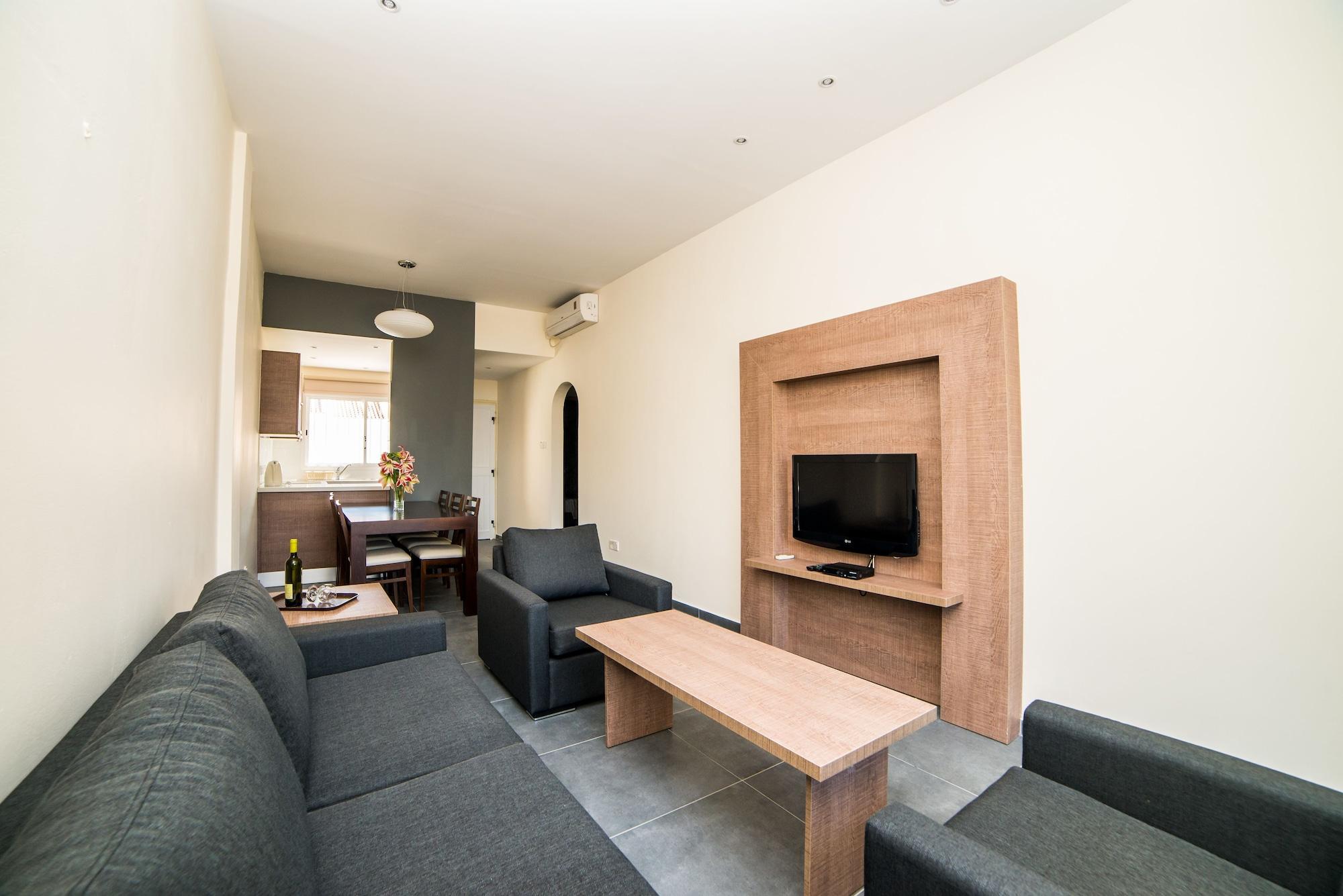 Helios 2 Apartment Paphos Exterior photo