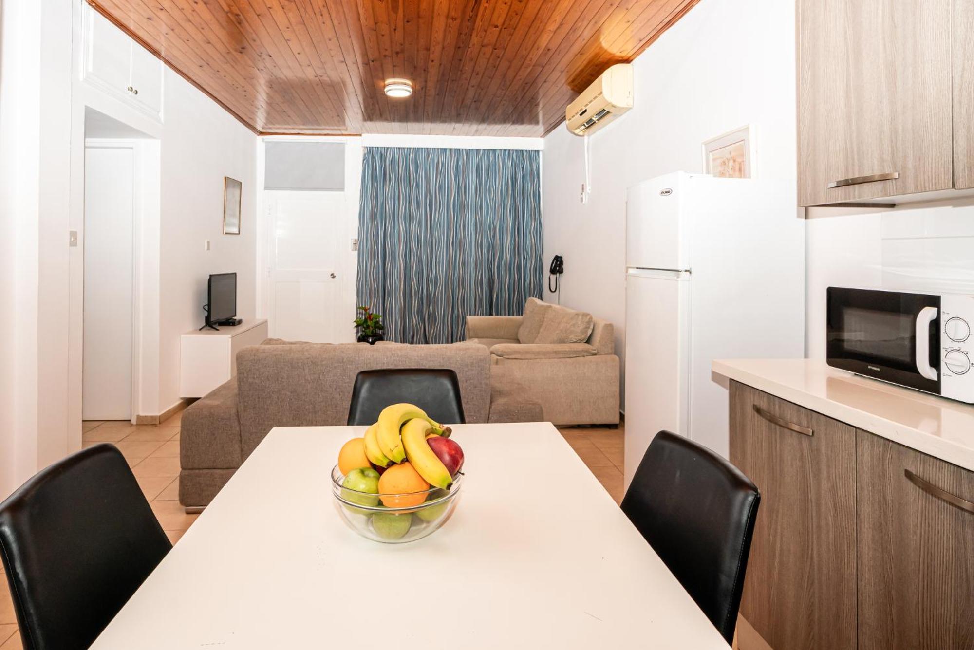 Helios 2 Apartment Paphos Exterior photo
